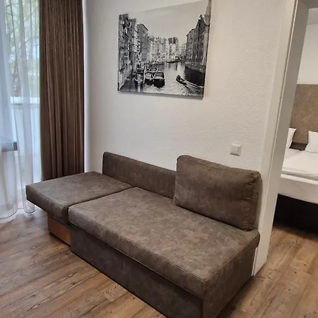 Melvi Hotel 3*